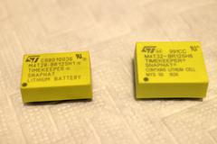 Original I-brick battery (left) and better replacement (right)